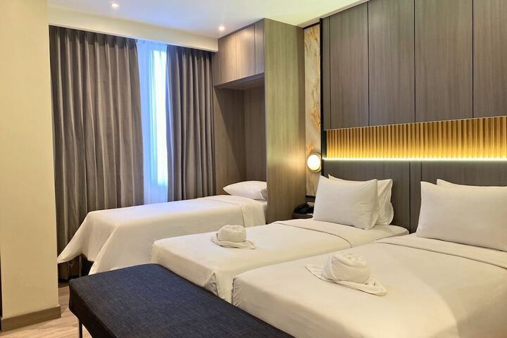Room 30 of 43