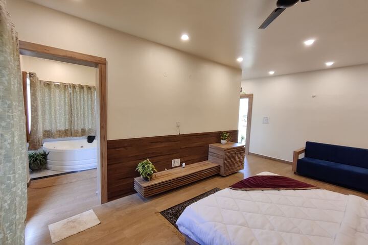 Room 5 of 22