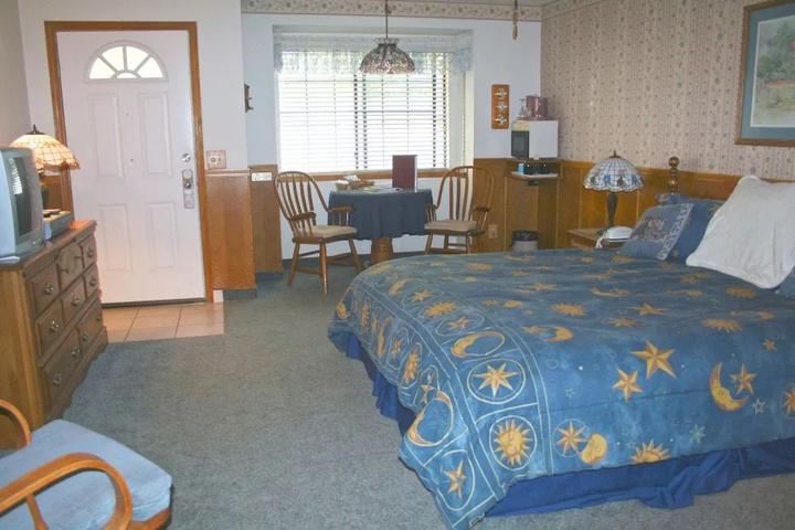 Room 5 of 13