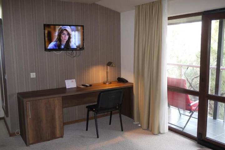 Room 4 of 38