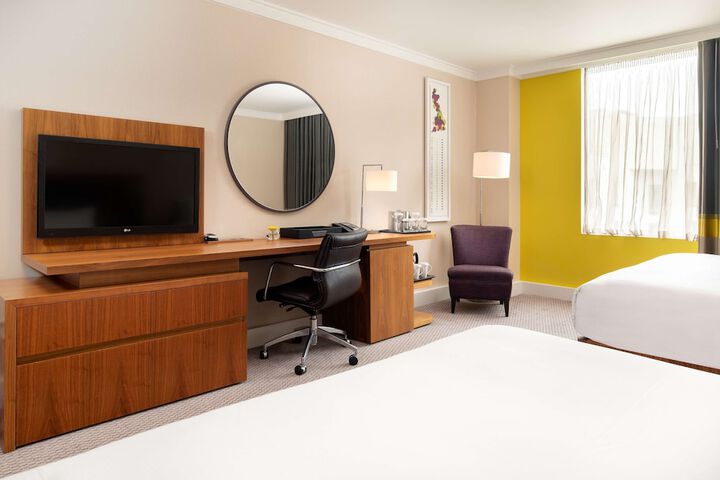 Room 18 of 103