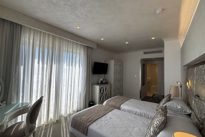 Room 82 of 155