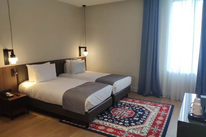 Room 13 of 112