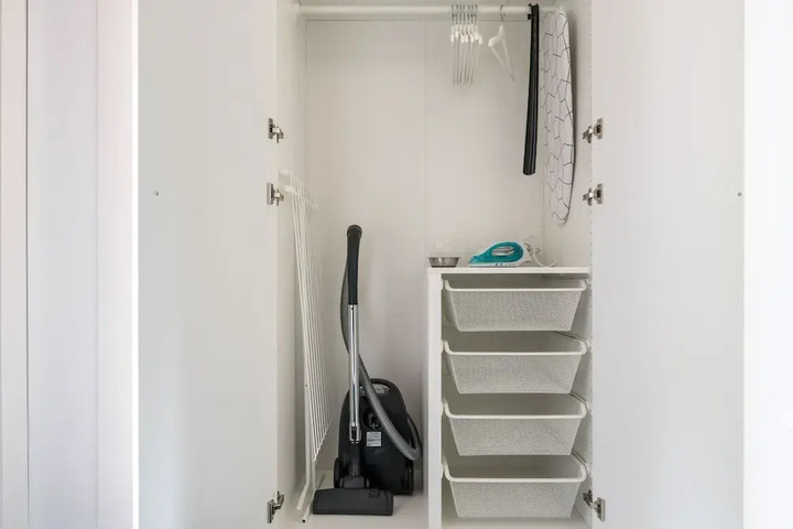 Room 8 of 14