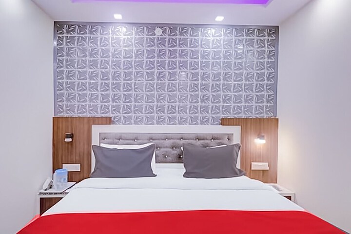 Room 13 of 22