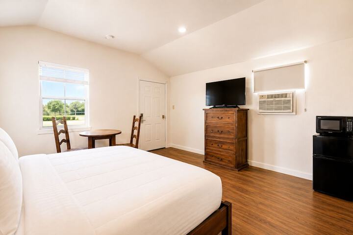 Room 12 of 37