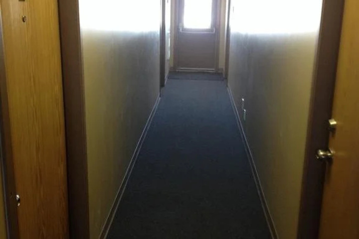 Room 10 of 12