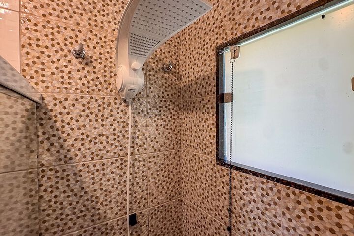 Room 76 of 133