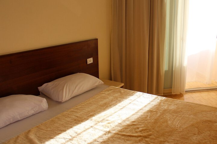 Room 33 of 70