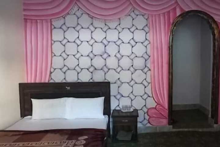 Room 16 of 22
