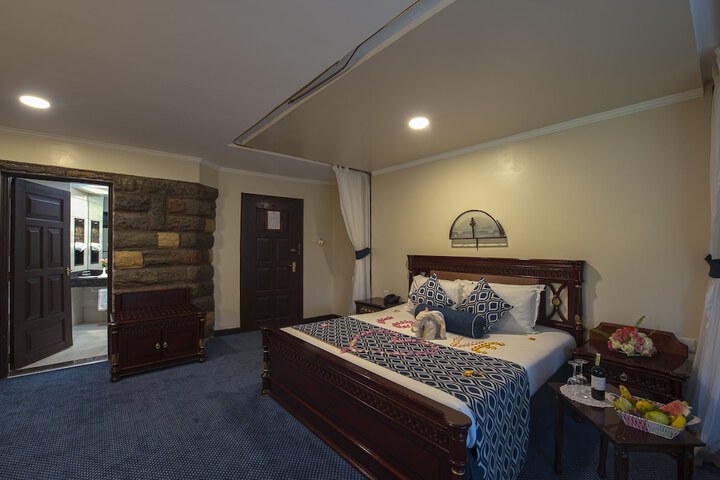 Room 4 of 20