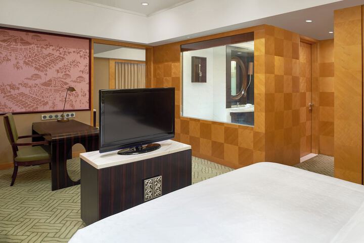 Room 14 of 49