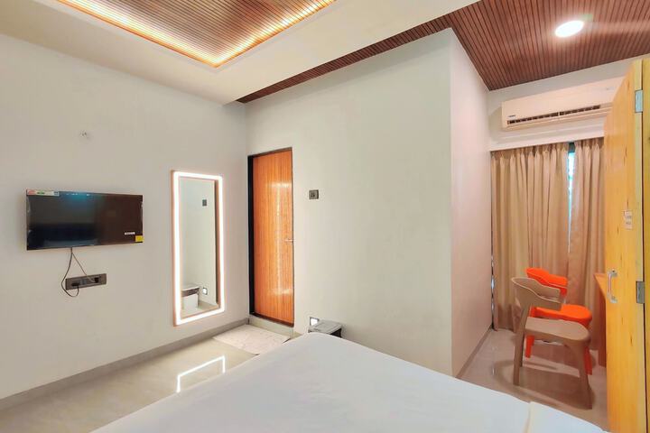 Room 4 of 20