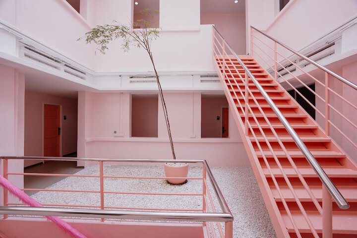 Entrance & Lobby