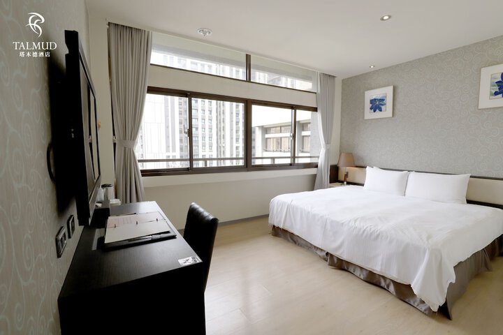 Room 22 of 62