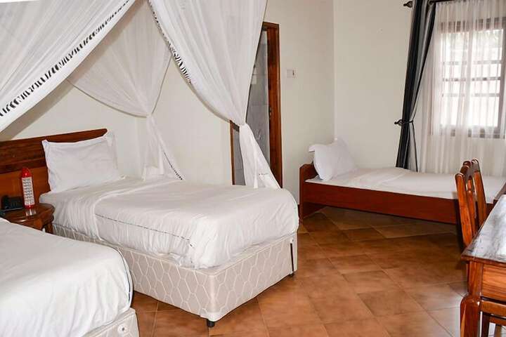 Room 4 of 11