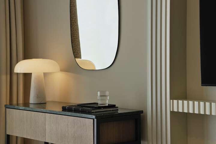 Room 83 of 247