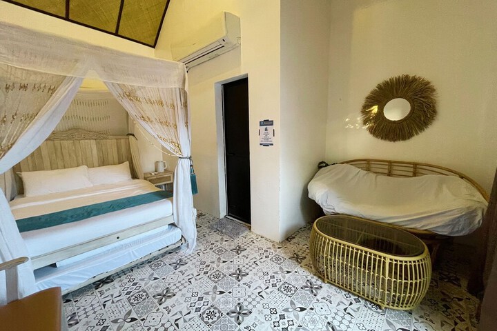 Room 52 of 106