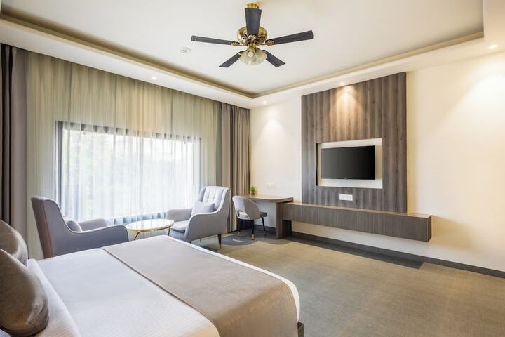 Room 9 of 43