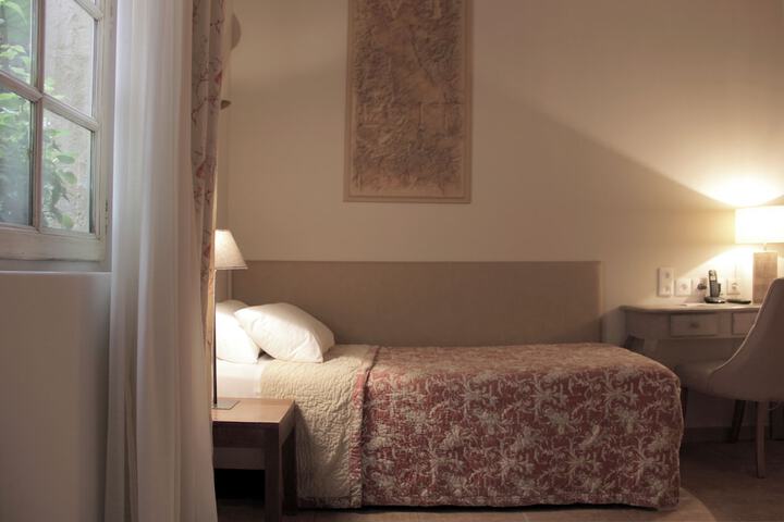 Room 7 of 52