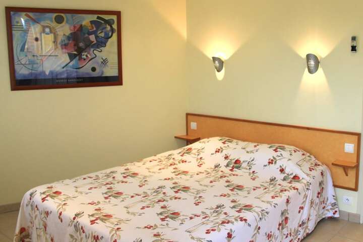 Room 9 of 23