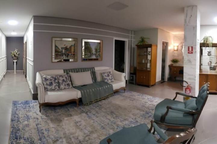 Room 9 of 13