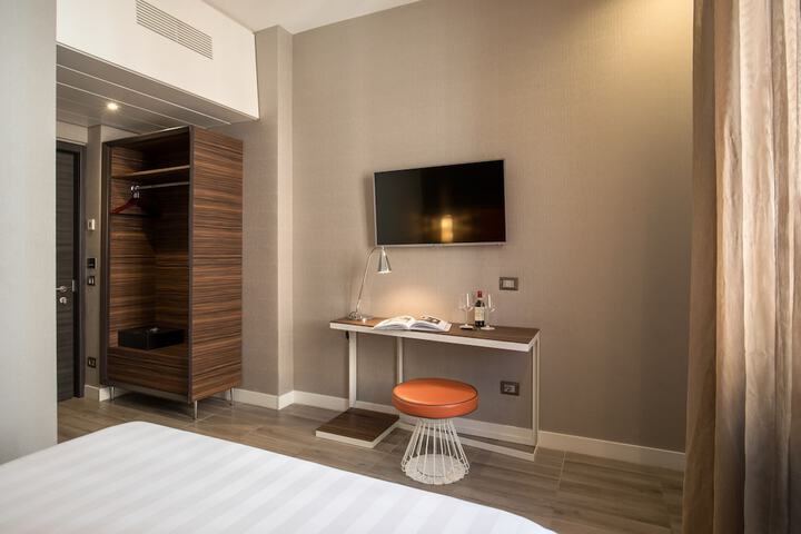 Room 14 of 43