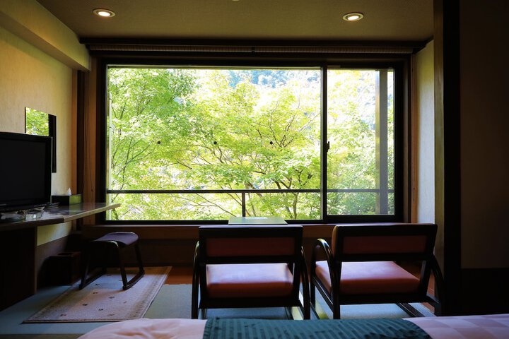 Room 10 of 36