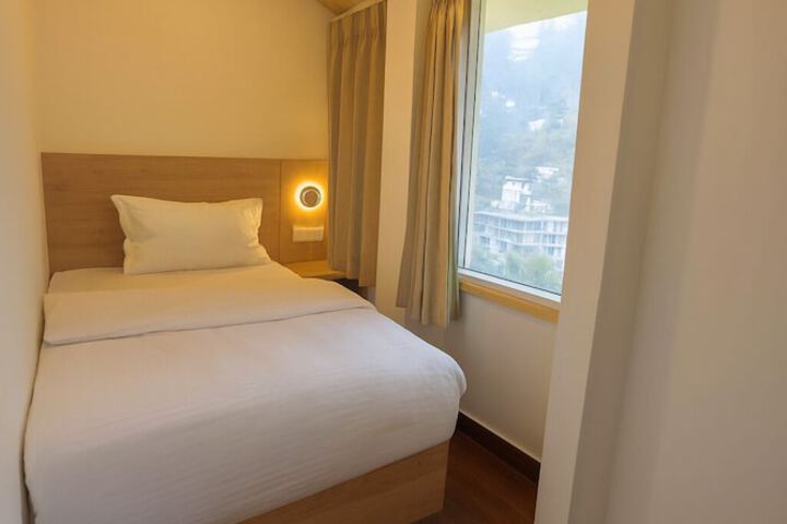 Room 19 of 38
