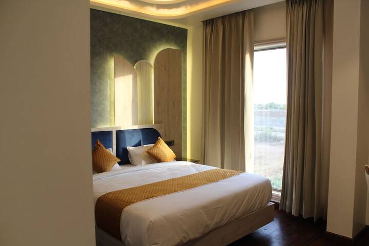 Room 12 of 22