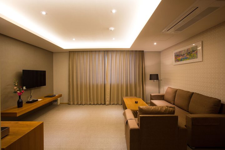 Room 63 of 145