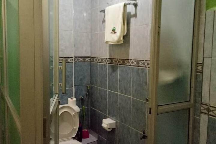 Room 10 of 26