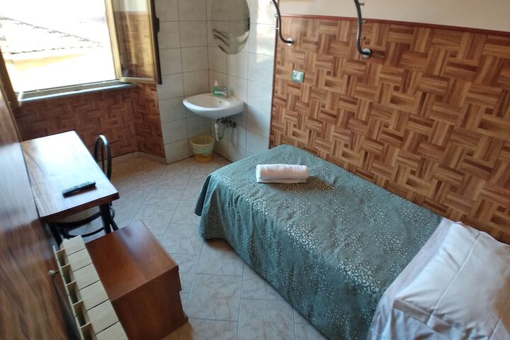 Room 50 of 79