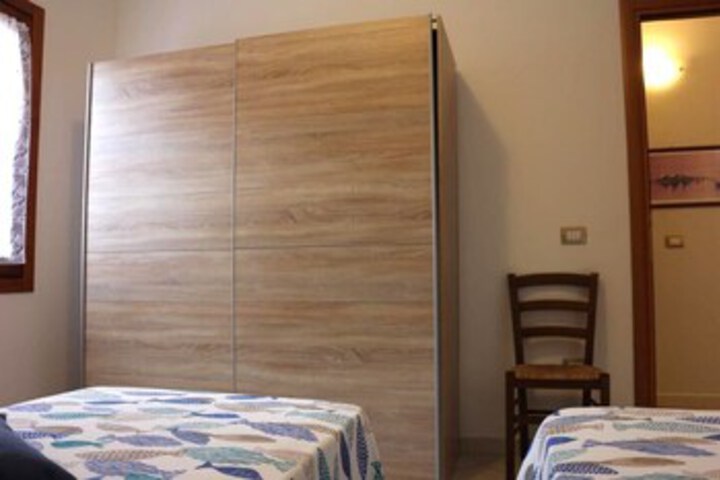 Room 42 of 53