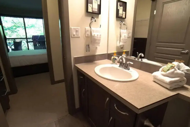 Room 8 of 21