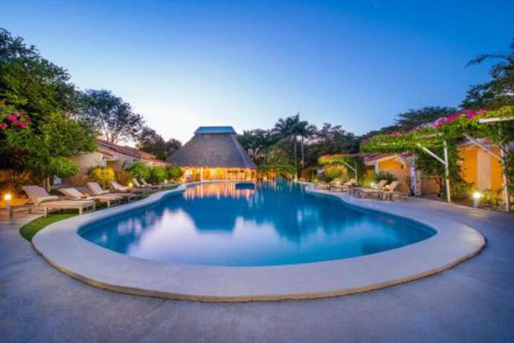 Seis Playas Hotel (formerly Best Western Camino a Tamarindo)