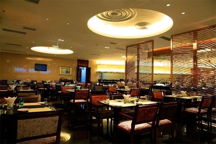 Dining 20 of 25