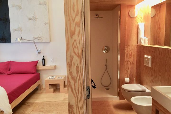 Room 6 of 29