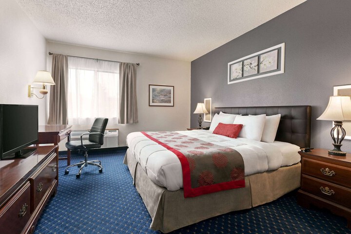 Room 15 of 41