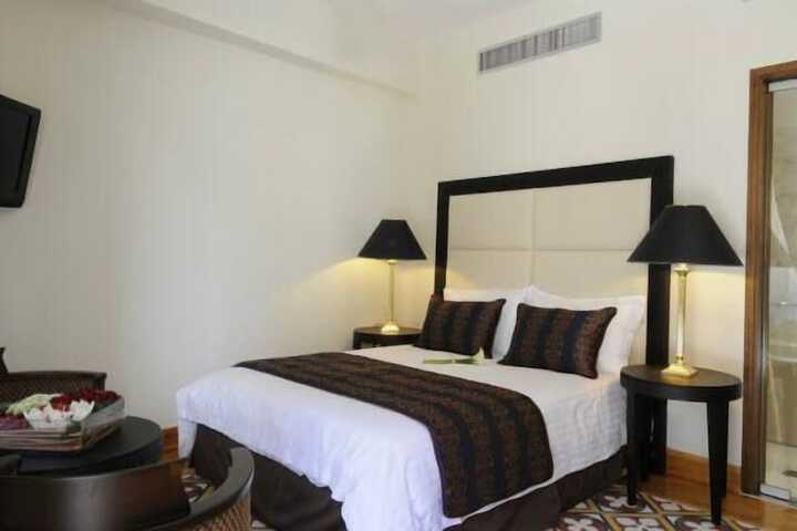 Room 5 of 30