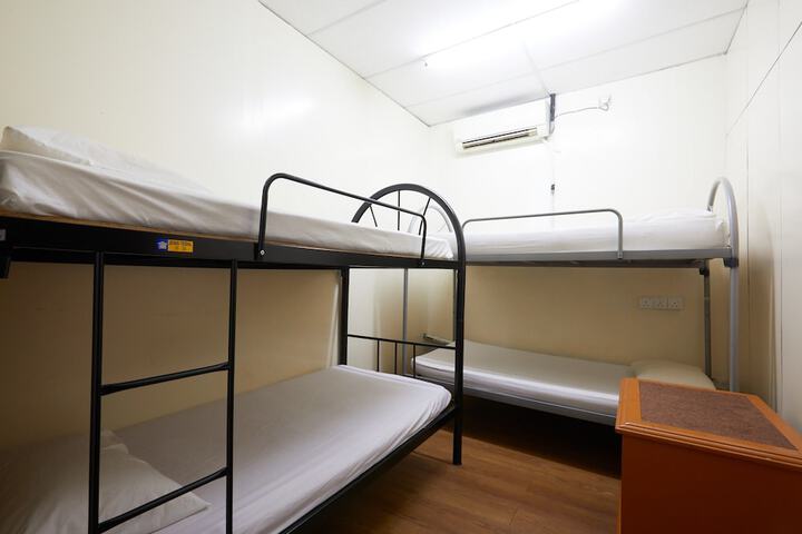 Room 54 of 96