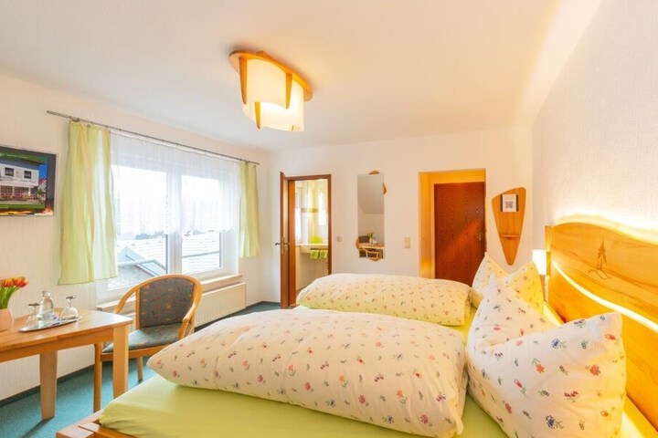 Room 9 of 42