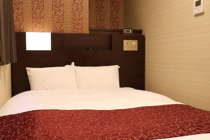Room 13 of 34