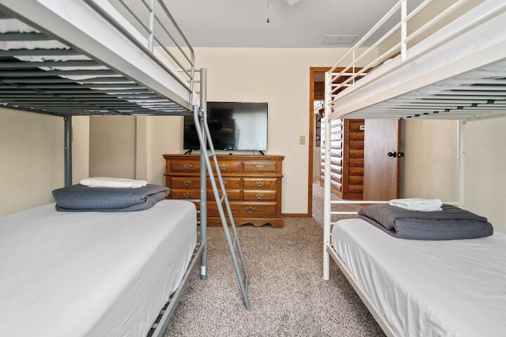 Room 35 of 154