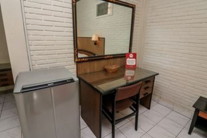 Room 23 of 61