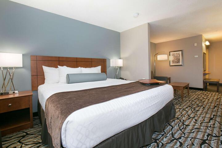 Suite 2 Queen Beds Sofa Bed Microwave and Refrigerator Full Breakfast (40 of 59)
