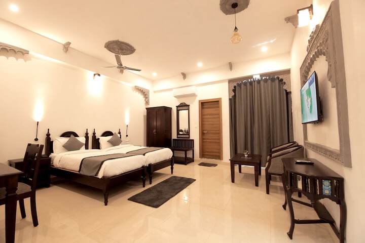Room 16 of 32