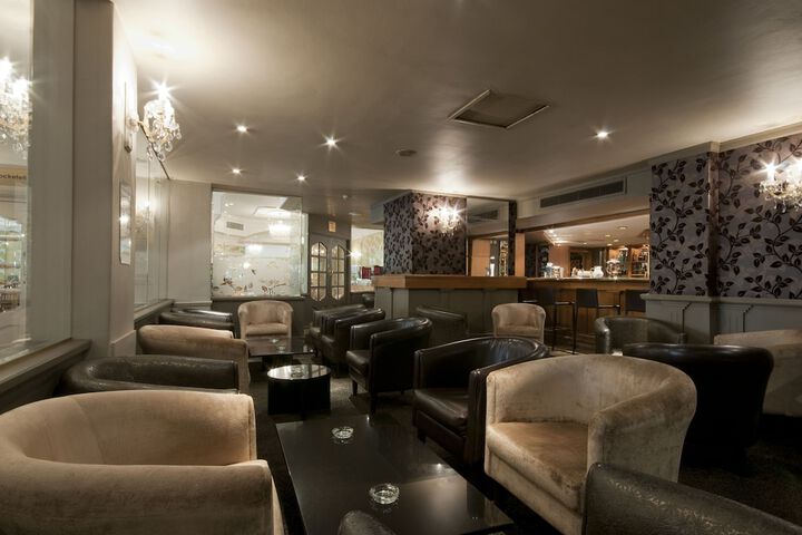 Lounge 60 of 73
