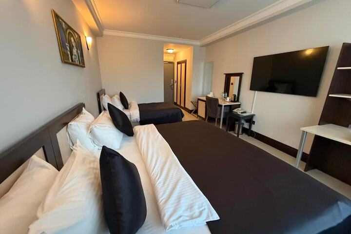 Room 52 of 94