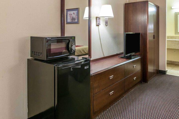 2 Double Beds (10 of 20)